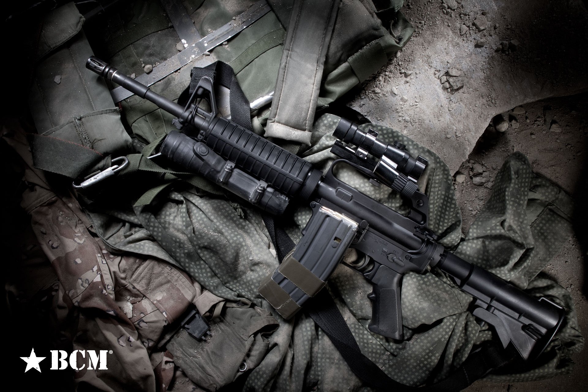 Vickers Colt 723 Aimpoint 2000